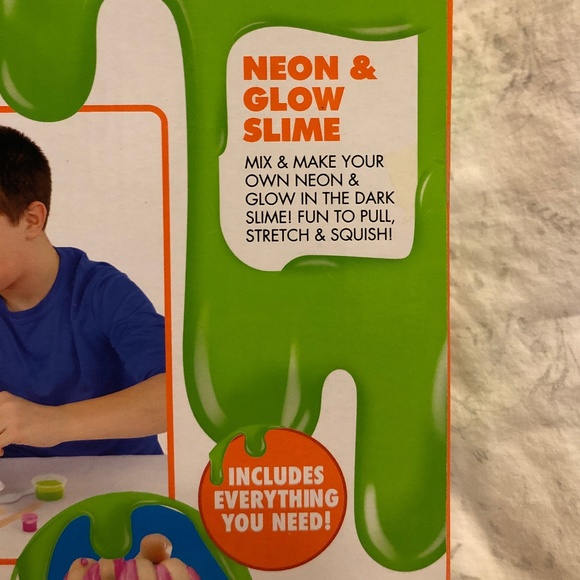 BOREDOM BUSTER!!! Nickelodeon Neon Glow Slime - Picture 3 of 4